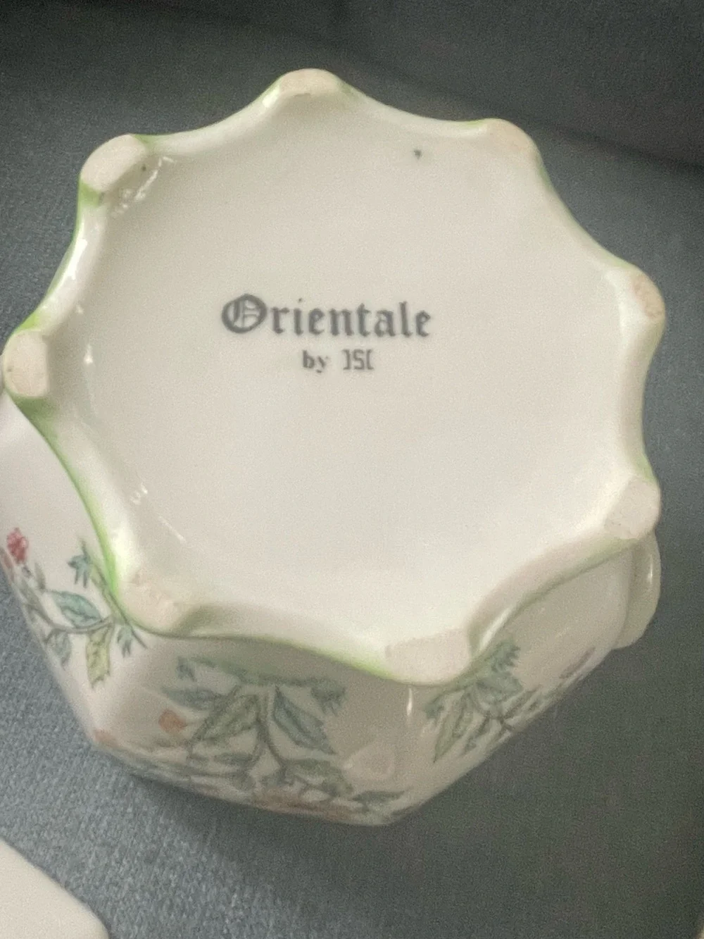 Orientale vegetable tureen